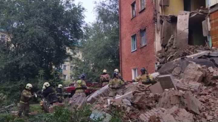В Омске рухнула часть пятиэтажного дома: что стало причиной ЧП
