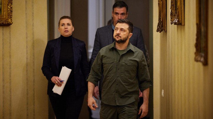 Зеленский начал зачистку: Замминистра Тимошенко и замгенпрокурора Симоненко оказались на улице
