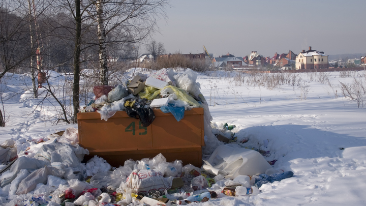 Под Екатеринбургом нашли стихийную свалку, угрожающую безопасности полетов в Кольцово