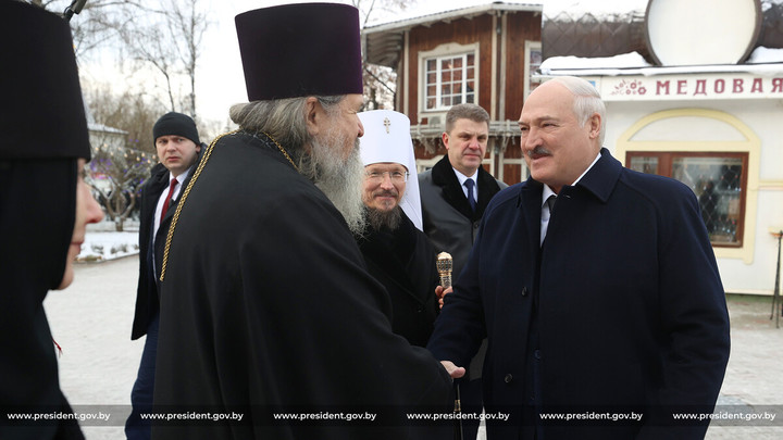 Чтоб дальше так было!: Лукашенко посмеялся над слухами о своём здоровье