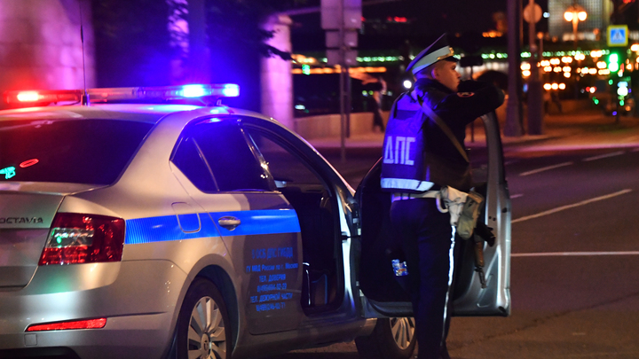 В полиции рассказали, почему водитель Porsche Cayenne в Екатеринбурге привлёк внимание силовиков