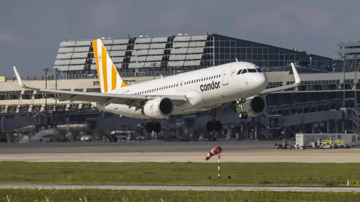 Взгляд: Зачем Германия самолетами завозит к себе афганцев