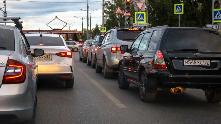 Переобуваться обратно? Московских водителей предупредили о неожиданности в понедельник