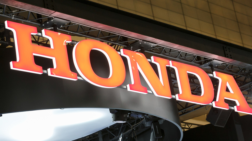 Автомобили Honda получат прямоугольные рули Автомобили Honda получат прямоугольные рули