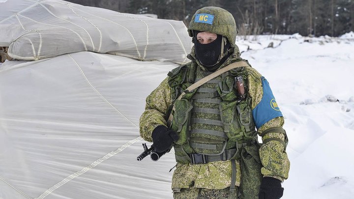 Азербайджанские активисты снова перекрыли Лачинский коридор. За дело взялись русские миротворцы
