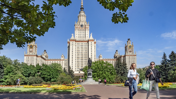 Студентов Подмосковья не пустят на занятия без прививки от COVID