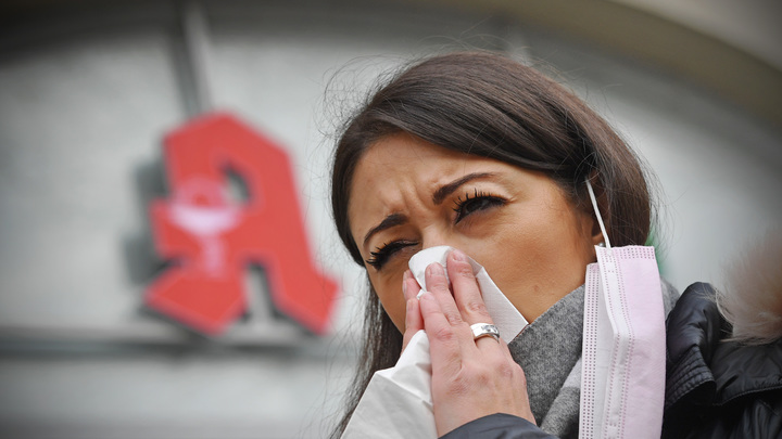 Почему постоянно закладывает нос? Мясников назвал причину номер один хронического насморка