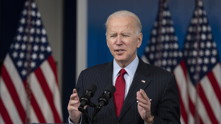 Американист объяснил, почему США устроили чехарду с санкциями. Байден запутался?