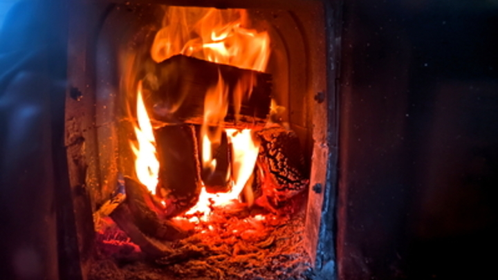 Яхта с молодожёнами загорелась в Долгопрудном. Есть пострадавший