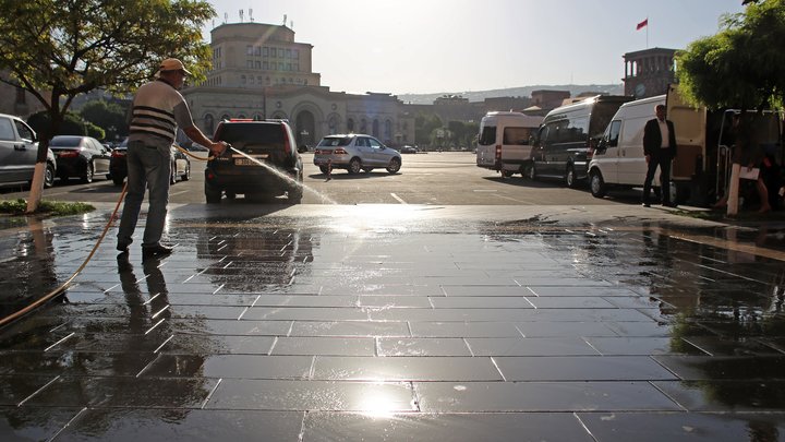 Главный синоптик Армении Гагик Суренян разозлился на погоду: “Угомонись уже, а!”