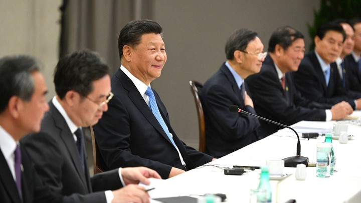 Китайский лидер поставил на место Байдена по поводу Гонконга