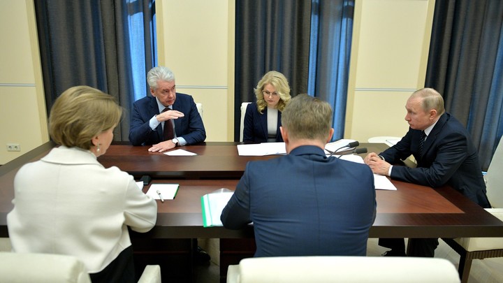 Собянин не подчиняется Путину. Так был ли госпереворот в России? Мнения экспертов