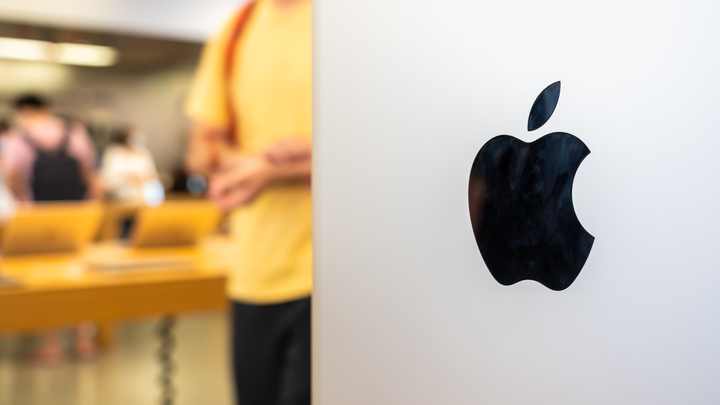 Названы цены на iPhone 12 и mini-версию: От пересчёта в рубли становится больно