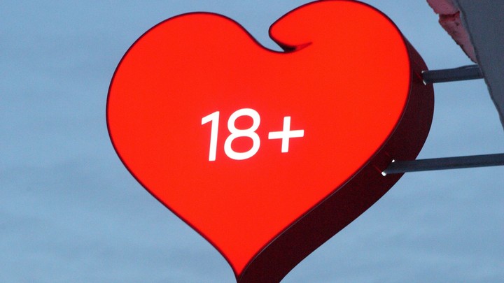 Русскую актрису фильмов для взрослых внесли на Миротворец за посещение Крыма