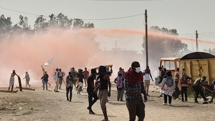 Гражданка России с ребёнком заблокирована в Хартуме: Бои в Судане продолжаются