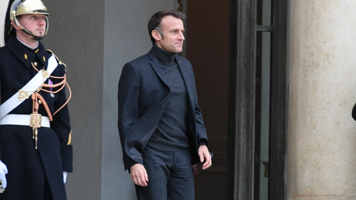 Макрон обсудил с Зеленским ввод миротворцев на Украину. Но есть одна проблема. И дело не только в Трампе