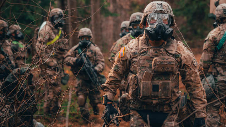 Латвийских военных могут уволить за юношеское упрямство