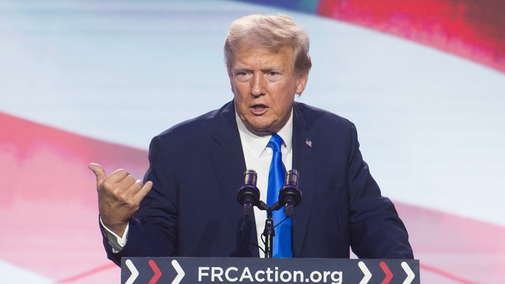 Трамп отказался от предложения Зеленского посетить Киев