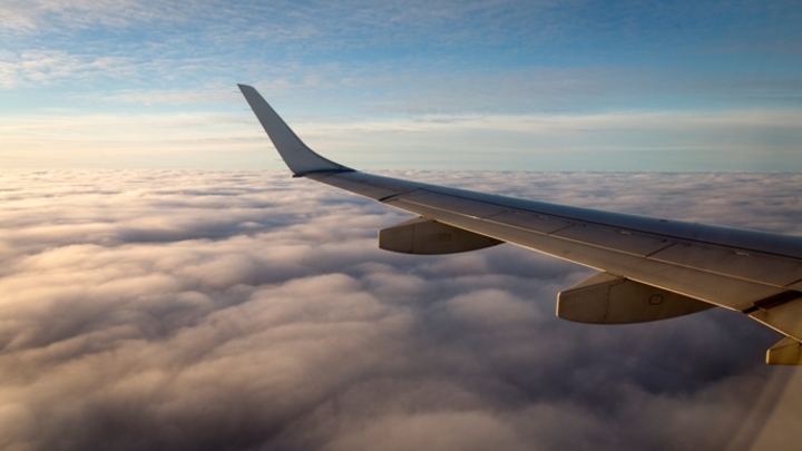Летевший из Якутска в Москву Boeing-737 вернулся из-за технической неисправности