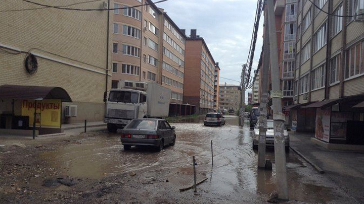 Нет ливнёвок, нет асфальта: жители Музыкального микрорайона Краснодара обратились к Владимиру Путину