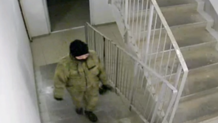 Буду убивать русских: женщина в камуфляже напугала челябинцев