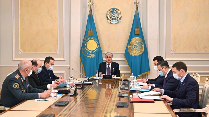 Токаев заострил внимание на материально-техническом и кадровом обеспечении войск Казахстана