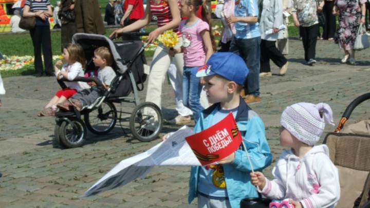 Макаревич бьёт по взрослым, а Курбатов - по детям: предательство в сердце России