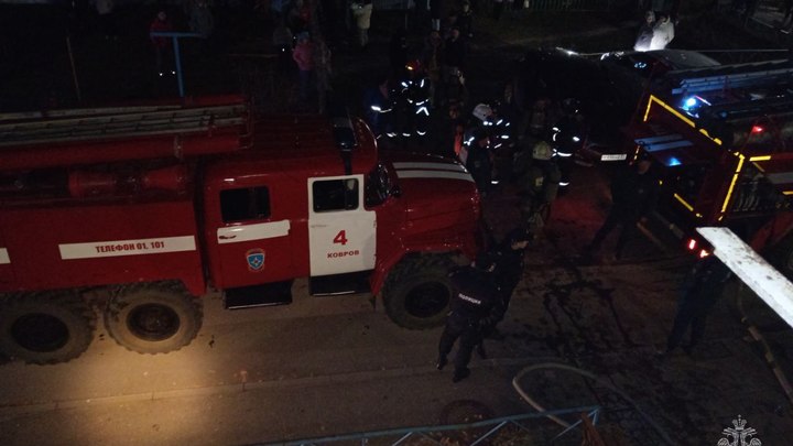 В Коврове загорелся холодильник и пришлось спасать женщину с двумя детьми