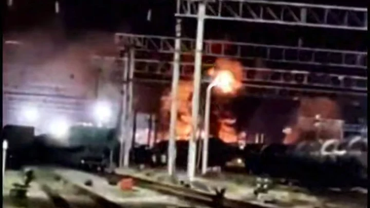 Беспилотники ВСУ нанесли удар по цистернам с топливом в Сальске