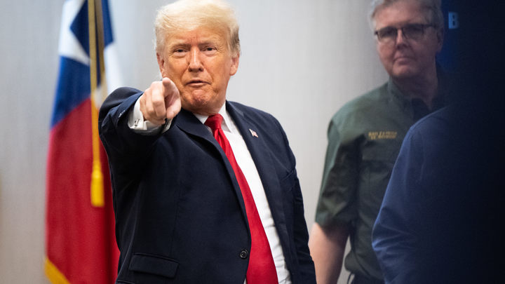 Не просто звонил: Трамп заявил о госизмене на фоне деталей переговоров генерала США с Китаем