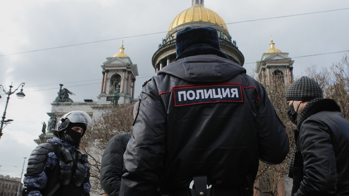 Восьмиклассники нарисовали свастику на плакате ко Дню Победы в Красногорске