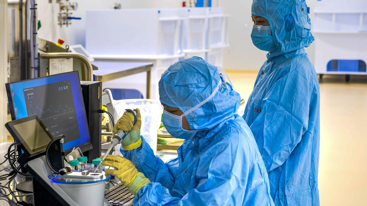 The Economist: 2025 год может стать прорывным в создании вакцин против рака