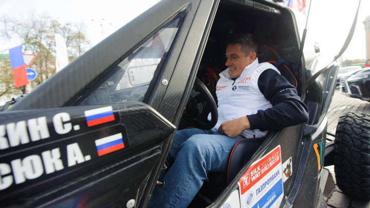 Пасынок главкома ВСУ Сырского раздобыл грузовик с символом Z для автопробега в Австралии