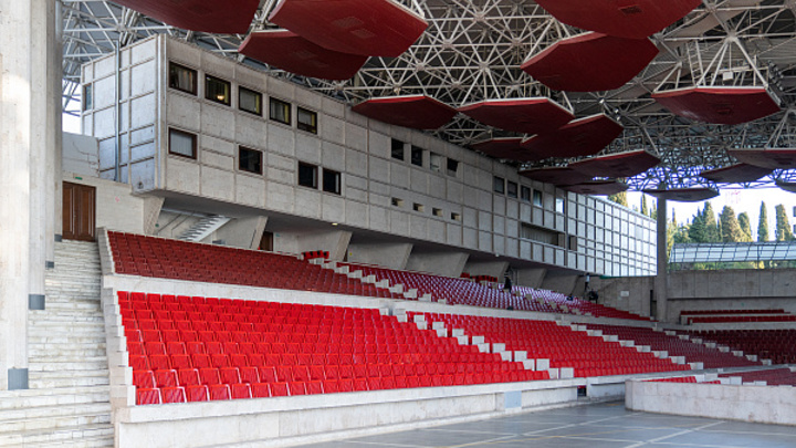 В Сочи в концертном зале "Фестивальный" в зрительном зале заменят кресла