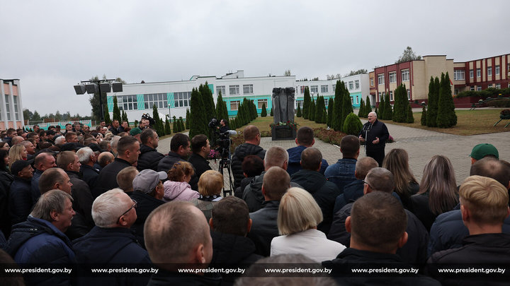 Лукашенко выразил готовность восстановить Украину после окончания СВО