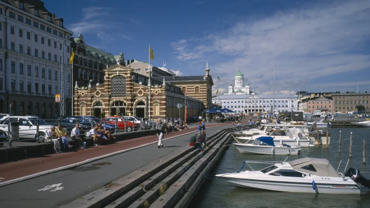 Смеётесь над слабой Финляндией? Зря. Военкор Сладков предупредил об опасности