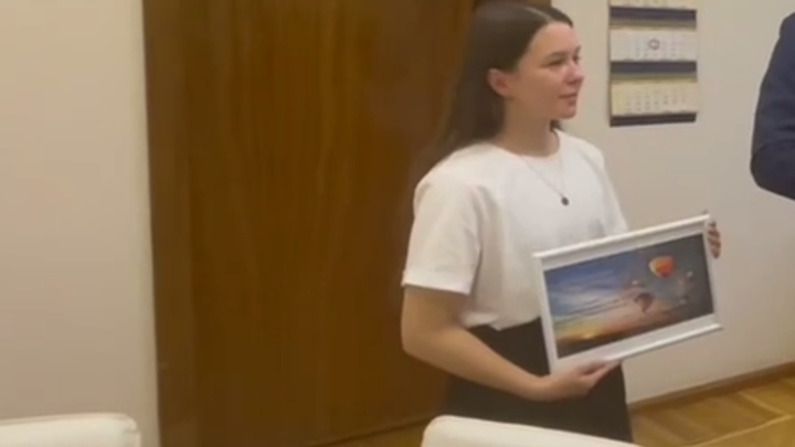 Выпускница владимирской школы за 100 баллов на ЕГЭ по математике получила полет на воздушном шаре