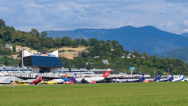 На 18 часов задержался авиарейс Сочи – Санкт-Петербург