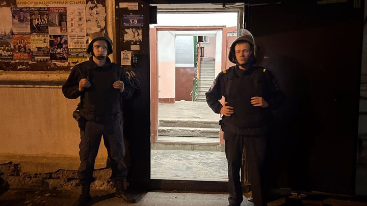 На вооруженного дебошира, который устроил переполох в Каменске-Уральском, завели уголовное дело