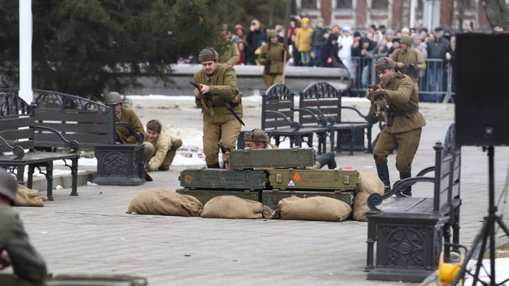 В Краснодаре реконструировали бой за освобождение города от немецко-фашистских захватчиков