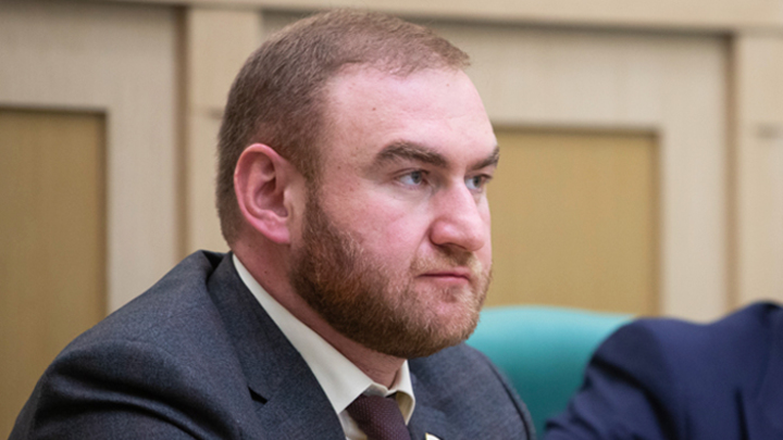 Отец, сын и газ на 30 миллиардов: Что стоит за задержаниями Рауфа и Рауля Арашуковых