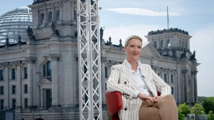 В Германии возмутились, что вице-канцлер сорит миллиардами евро в Киеве