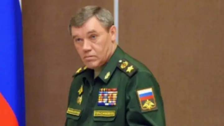 «Жесткий мужик»: Британский генерал назвал Герасимова воплощением советской школы