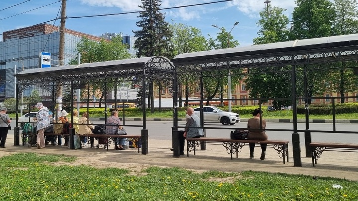 Водитель нижегородского переполненного автобуса не мог закрыть двери