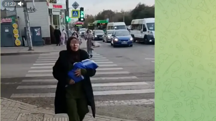 Не так посмотрела: женщина в хиджабе и ее муж залили перцовкой челябинку