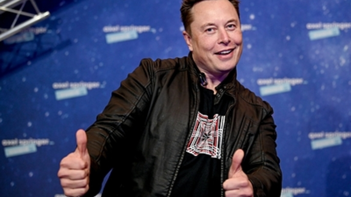Водитель единственной в Нижегородской области Tesla, расписанной под хохлому, попался на пьяной езде