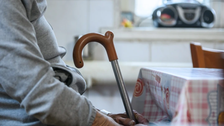 Стариков морили голодом в частном пансионате: Подмосковный дом ужасов