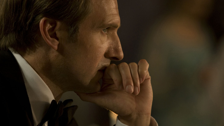 Рэйф Файнс - жутко обаятельный во всех амплуа: от Волан-де-Морта до Онегина