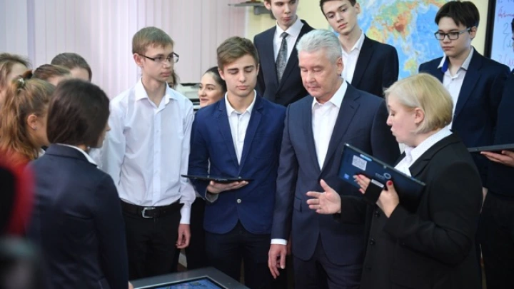 Мэр Москвы: Для школьников откроются курсы по математике, науке и технологиям
