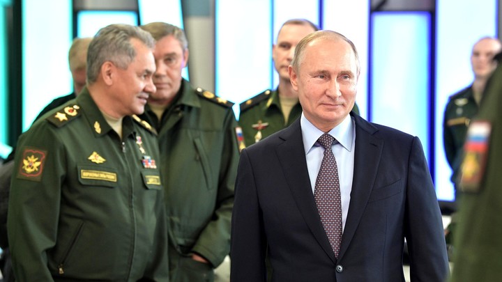 «У Даля написано обеспЕчение»: Путин поправил курсанта в технопарке «Эра» в Анапе - видео